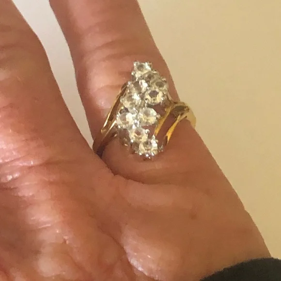 FINAL 18K Cluster  Cocktail/Wedding Ring Beautiful - Picture 4 of 7